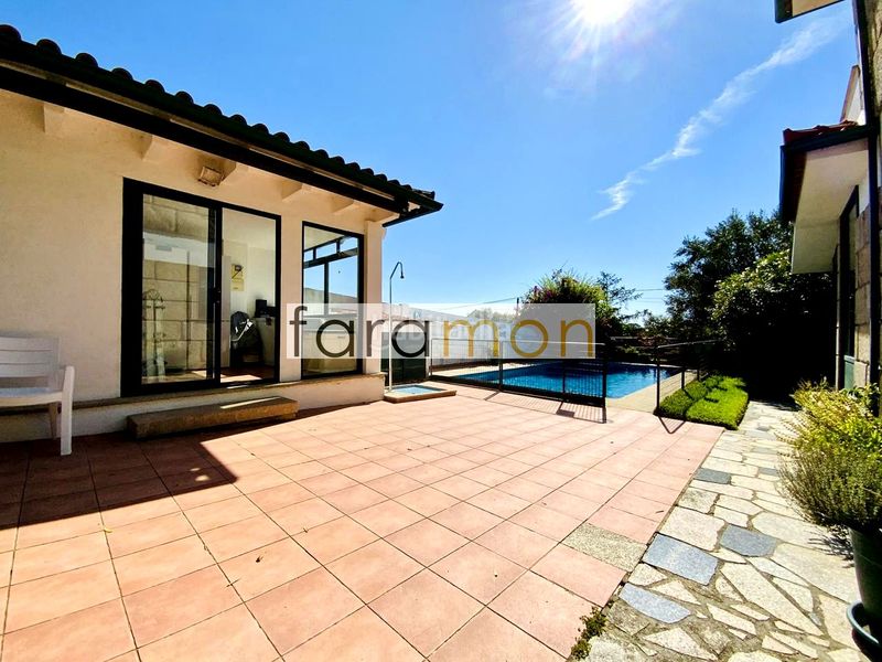 Foto 84ca3789-c602-4cd8-924b-3249506785d1. Casa amb aparcament piscina a Coruxo - Oia - Saiáns Vigo