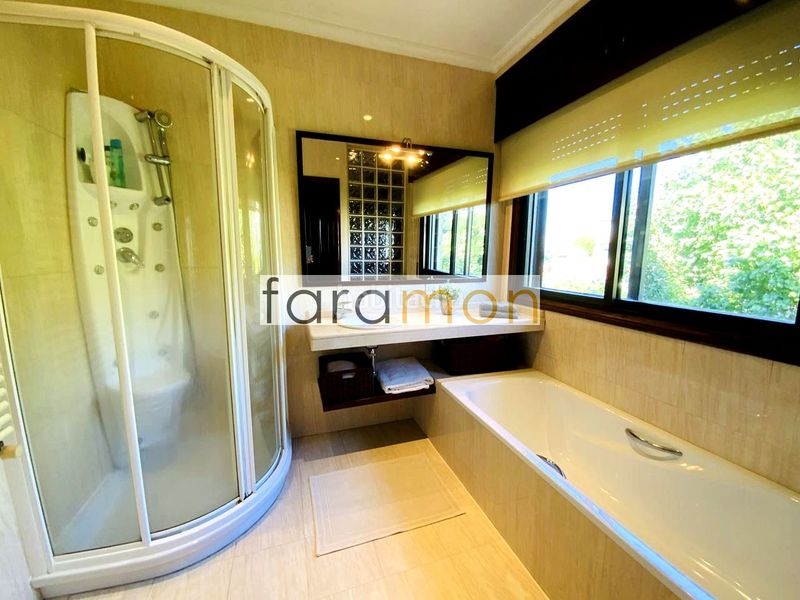 Foto 8d695a20-2b0f-4fa7-929e-be616ba0a856. Casa amb aparcament piscina a Coruxo - Oia - Saiáns Vigo