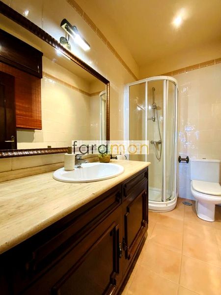 Foto a6033458-bfbe-4226-895d-f7e01231c20b. Casa amb aparcament piscina a Coruxo - Oia - Saiáns Vigo