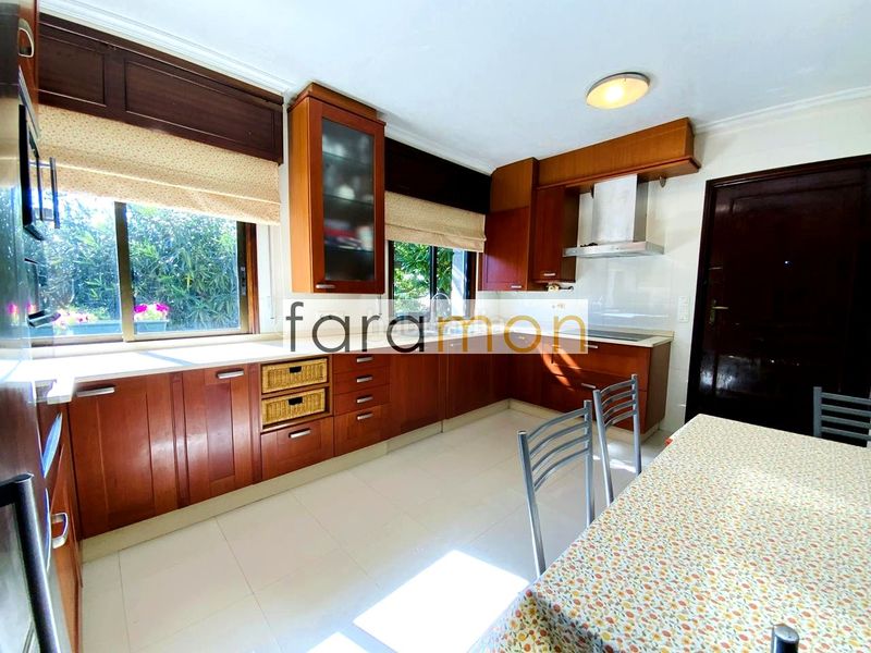 Foto f68c3f3f-29b2-4bfe-86a8-07f014f5357e. Casa amb aparcament piscina a Coruxo - Oia - Saiáns Vigo