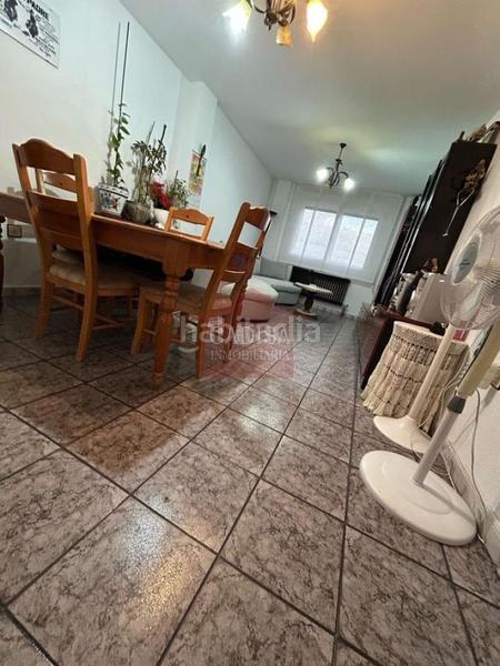 Foto a361844d-3a40-4e1d-90be-00e327b73821. Pis amb calefacció aparcament a Villamayor