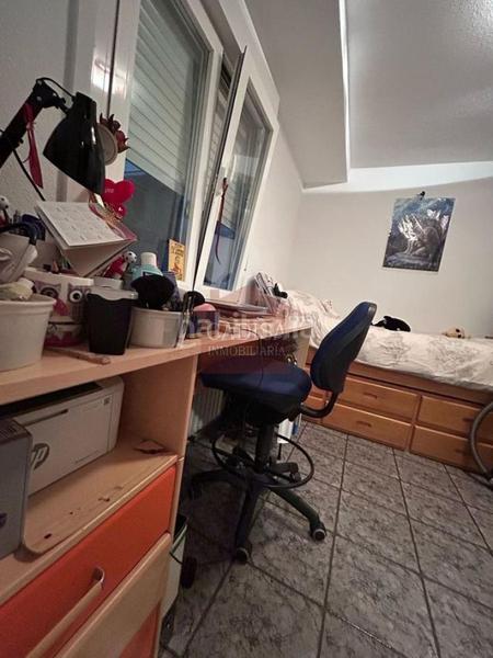 Foto c7b8bf93-53b6-45d3-9edf-3d1866a3819f. Piso en Villamayor