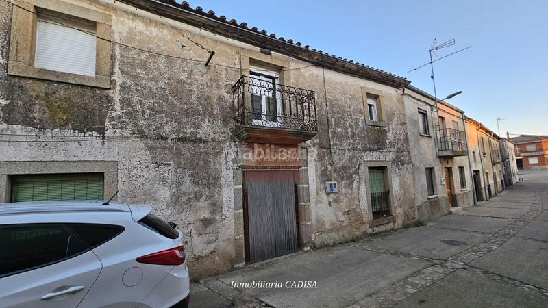 Foto 212de382-58d8-4e75-a5bf-d14daf7f5a9a. Haus mit heizung parking in Hinojosa de Duero