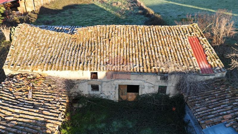 Foto c7735427-ab95-4b2f-8822-303bef117930. Haus mit heizung parking in Hinojosa de Duero