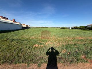 Rural plot in Castellanos de Villiquera