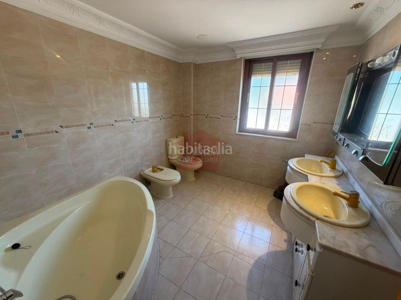 Foto cf327667-1c35-4040-b349-83ceb58e29ef. Xalet amb calefacció aparcament piscina a Pelabravo