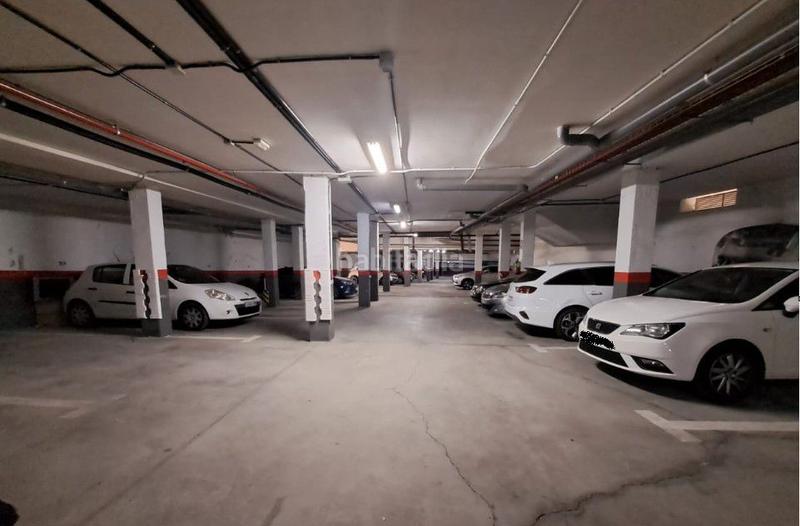 Foto 80c338fa-1196-4d55-bd6c-0bc40cd5dc6e. Autoparkplatz in Molar (El)