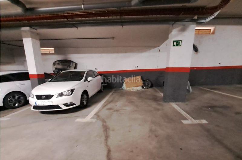 Foto a80d1ab8-fa6f-4da8-b337-ba3bb00119a5. Autoparkplatz in Molar (El)