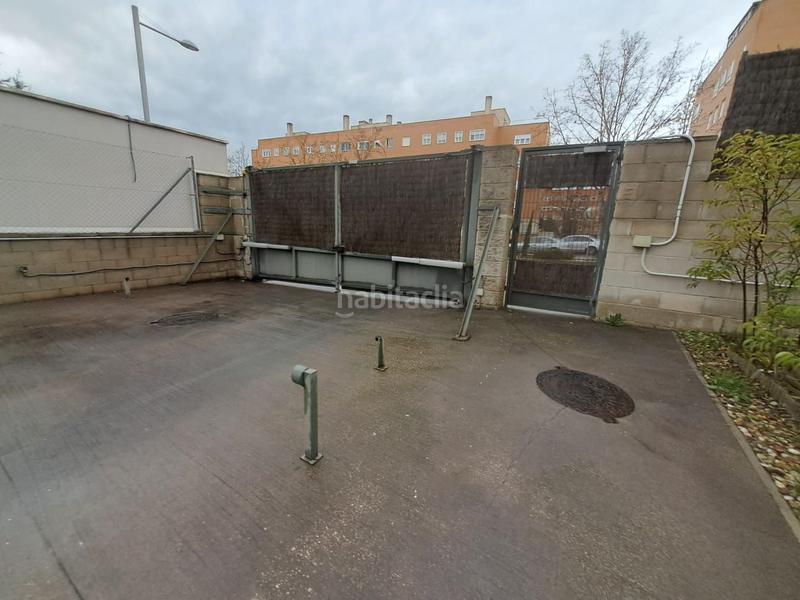 Foto d512a1bd-9384-4696-a19f-ba8e5e450b29. Aparcament cotxe a Tempranales San Sebastián de los Reyes