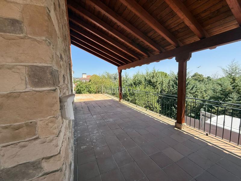 Foto b2728eeb-e055-4c98-bf68-f7699cd0494f. Chalet avec chauffage parking piscine dans Pino Alto-Navarredonda Valdemorillo