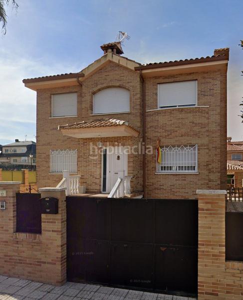 Foto 56b56d69-0ffc-49df-82f3-2460c6090024. Chalet  en venta en urbanizaciones, 4 dormitorios. en Serranillos del Valle