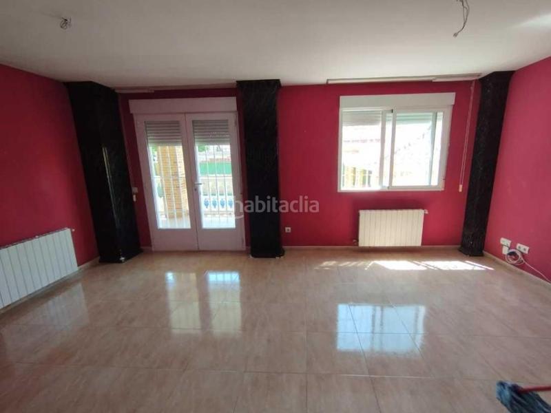 Foto b80871c8-fcf5-46e9-a6c7-73c07ae5a885. Chalet  en venta en urbanizaciones, 4 dormitorios. en Serranillos del Valle