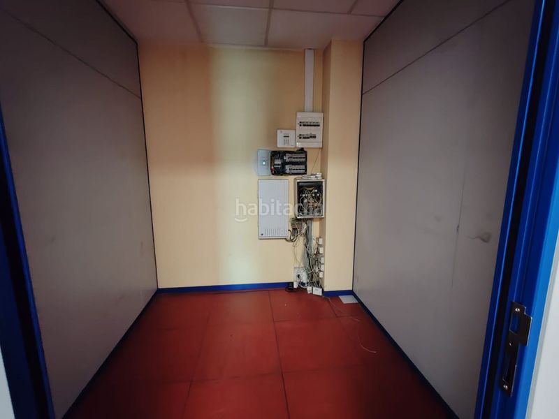 Foto 0fbdd53d-36ed-4cff-a33b-594ba481ee40. Edifici a Polígono de las Monjas Torrejón de Ardoz