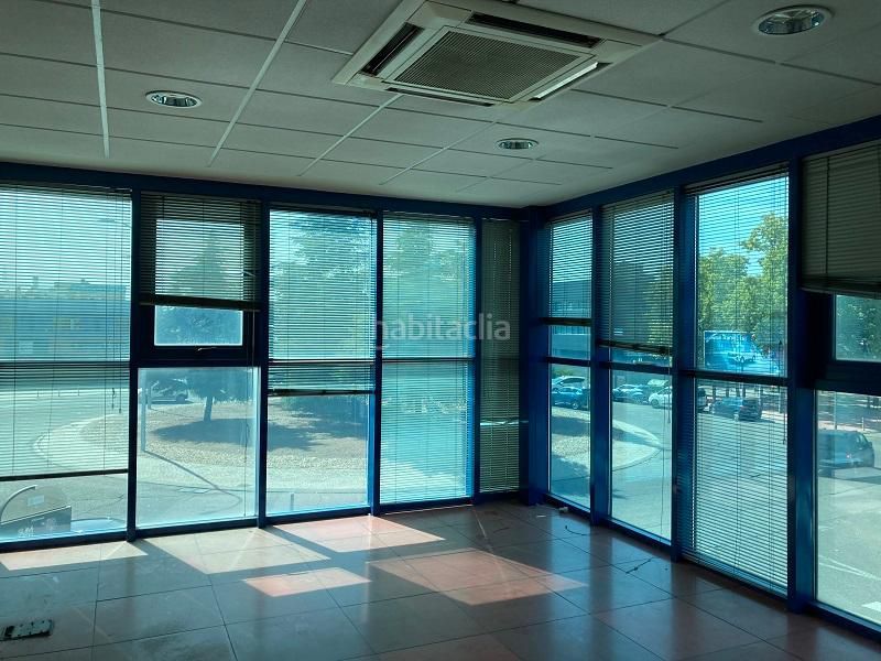 Foto b8fa7264-214b-449f-b54f-b107667a3377. Edifici a Polígono de las Monjas Torrejón de Ardoz