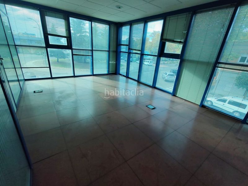 Foto c7fab037-71f2-4824-90a7-7cc0d8aae09b. Edifici a Polígono de las Monjas Torrejón de Ardoz