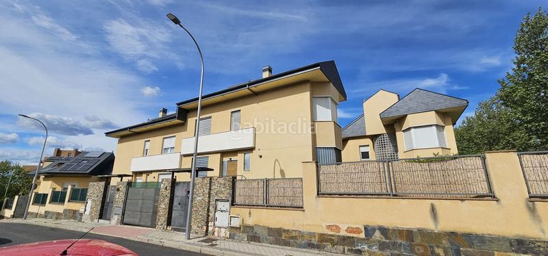 Foto 2c5bac40-a090-4580-a713-2c7db2341810. Casa amb aparcament a Corralejos-Campo de las Naciones Madrid