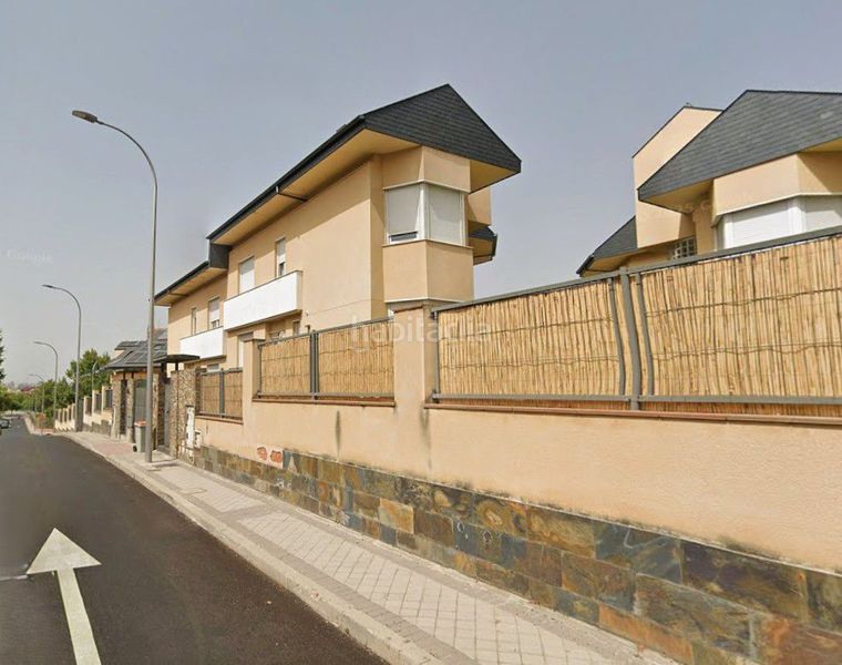Foto ac2ddc54-d1ae-41ef-9b3c-b904e25d0415. Casa amb aparcament a Corralejos-Campo de las Naciones Madrid