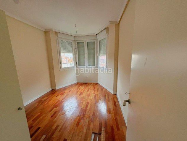 Foto bfd8e15a-3102-4fe1-b2a4-750c9a71a9b4. Casa amb aparcament a Corralejos-Campo de las Naciones Madrid