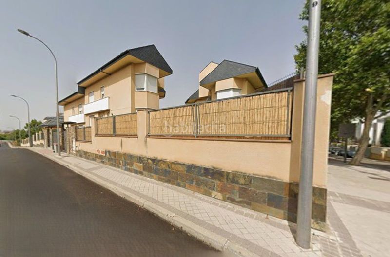 Foto f23dd103-a129-4bc4-9744-621710e7c253. Casa amb aparcament a Corralejos-Campo de las Naciones Madrid