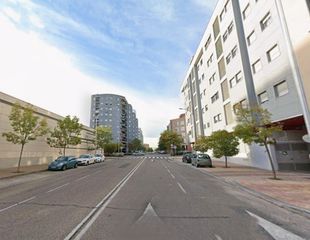 Aparcament cotxe  Maria teresa leon. Garaje en venta en villa de vallecas.