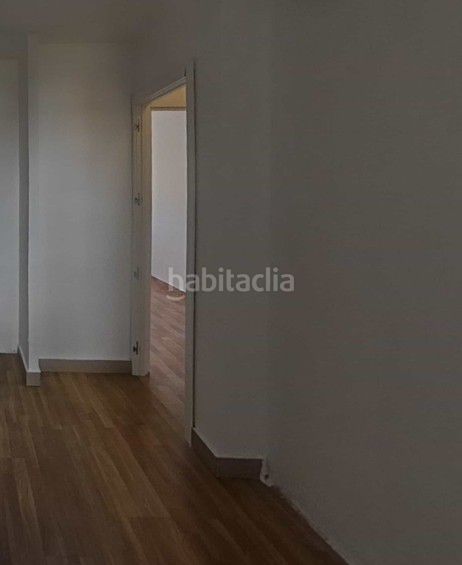 Foto b19f1822-16c6-4b9a-a2b2-c2a14169b19f. Pis amb calefacció a Villaverde Alto Madrid