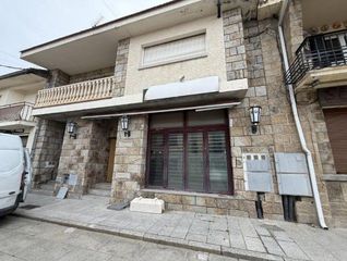 Casa  Comercio. Casa en venta en los molinos, 4 dormitorios.