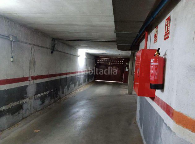Foto 840613db-ac1c-4afc-bfbc-7833828ebf86. Aparcament cotxe a V Centenario Leganés