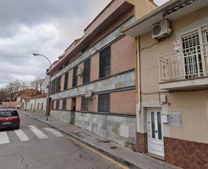 Aparcament cotxe a JARDINES