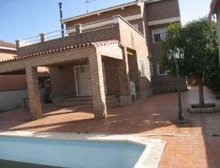 Casa  Las fuentes. Casa en venta en camarma de esteruelas, 5 dormitorios.