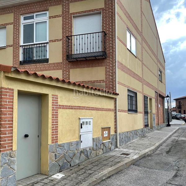 Foto 1467739c-2390-40a8-b7c6-190ea468ab97. Aparcament cotxe a Santorcaz