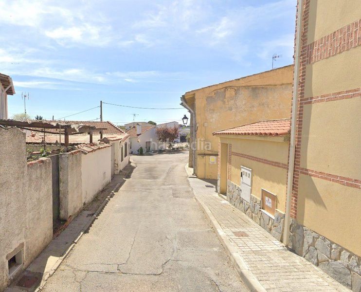 Foto 92dee71f-6d31-402e-958c-3aa5bf563c20. Aparcament cotxe a Santorcaz