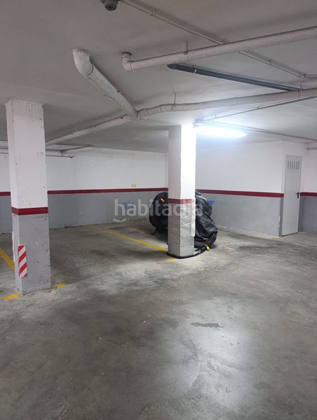 Foto ce73a89a-ab33-4f94-8293-3d2ad9aba210. Aparcament cotxe a Santorcaz