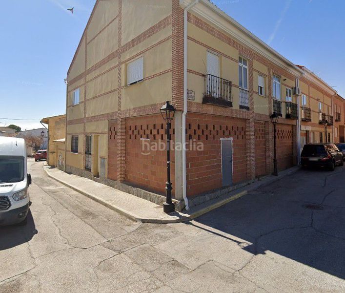 Foto e9043617-040b-46c2-9f27-be0e6a6a6ab6. Aparcament cotxe a Santorcaz