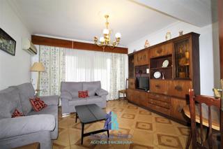 Rent Flat  Damian tellez lafuente. Solo alquiler estudiantes 4 dormitorios, 1 baño, 1 aseo. zona es