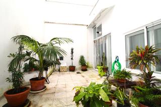 Pis a Casco Antiguo. Amplia vivienda con patio, garaje y trastero en casco antiguo