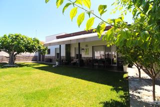 Xalet a Avenida Elvas. Chalet independiente en venta  jardines del guadiana, badajoz