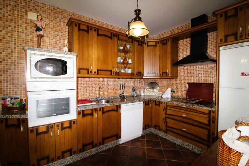 Foto 2dd6a5a3-5af0-4a4f-9cfb-1ecf80b0c9e9. Casa amb calefacció piscina a Carretera de Sevilla - Los Montitos Badajoz