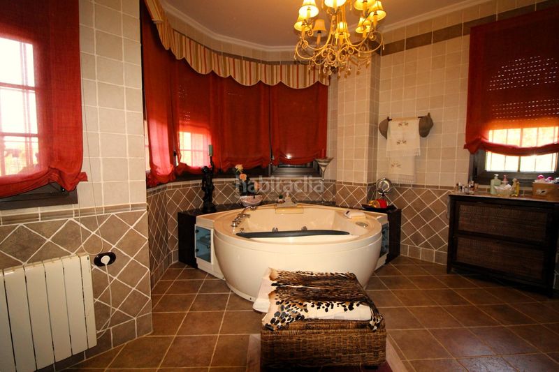 Foto c5b33855-b52e-4597-9895-12bd7e0730e5. Casa amb calefacció piscina a Carretera de Sevilla - Los Montitos Badajoz