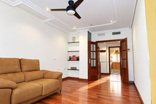 Piso en La Estación. Tu hogar ideal junto al parque de san fernando! 4 dormitorios y