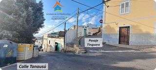 Locale commerciale in Calle tanausú 3. 67.000 € parcela de terreno urbano con almacén llano blanco - ar