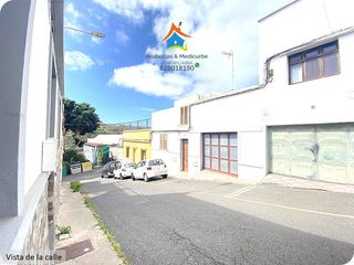 Maison jumelée à Calle santiago 20. 249.000,00 € casa terrera con garaje y azotea, cardones, arucas