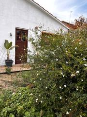 Casa  Avinguda del castell de montbui. Casa a reformar