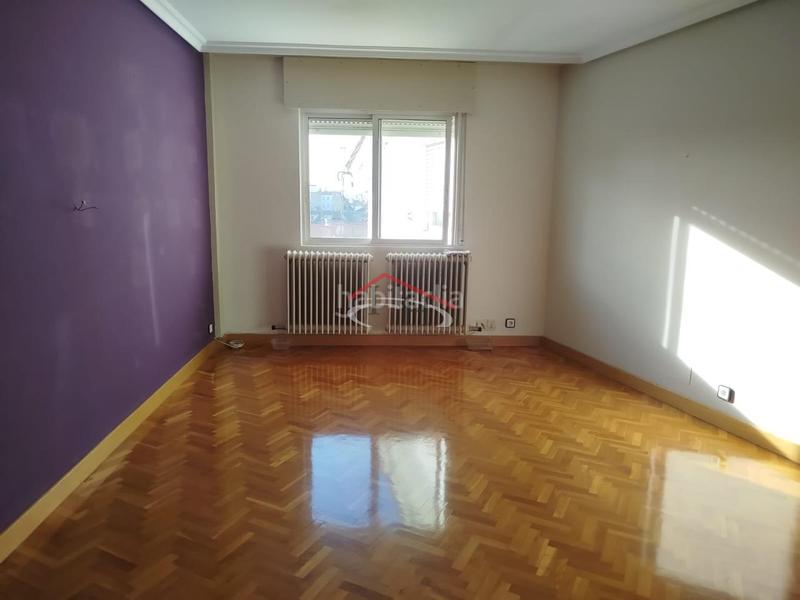 Foto 83494e99-cc12-4a34-8453-fc62d8565a21. Appartement avec chauffage parking dans Casco Antiguo León