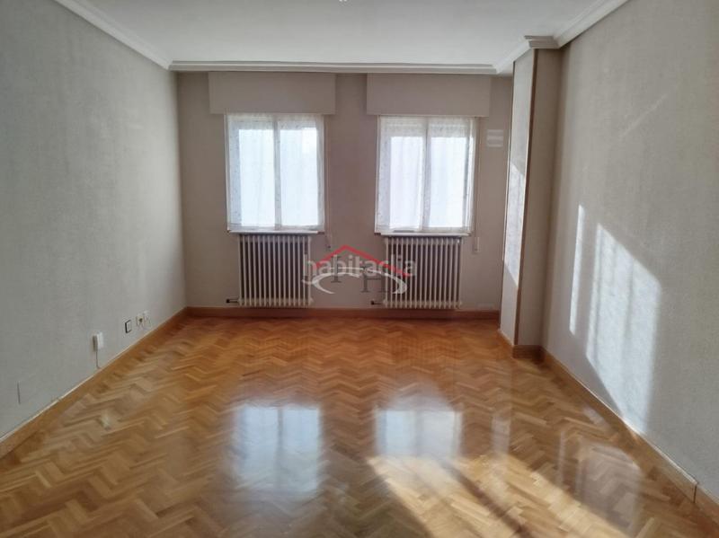 Foto b9ed2e7b-e3f9-4040-83e3-8b60f8c4fe15. Appartement avec chauffage parking dans Casco Antiguo León