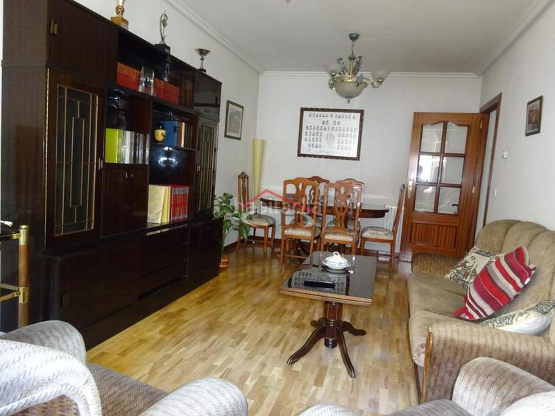 Foto 5d7e2fd7-ddb3-46cc-978e-02687fd57e69. Flat with heating parking in Crucero León