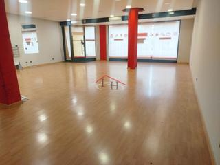 Local Comercial en Arquitecto Ramón Cañas del Río