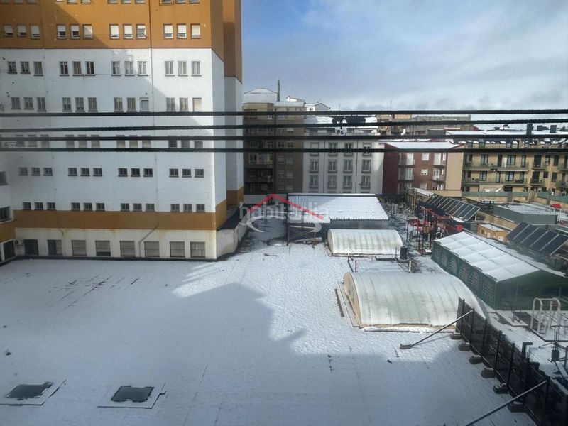 Foto b25f07f0-8fab-4267-b38b-4a8f5f716b13. Pis amb calefacció a Centro Ciudad León