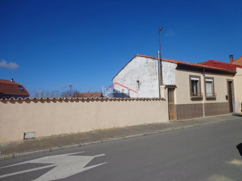 Foto 4a9c9985-7471-4bec-8f61-425bd13373c2. Casa amb calefacció a Puente Castro León