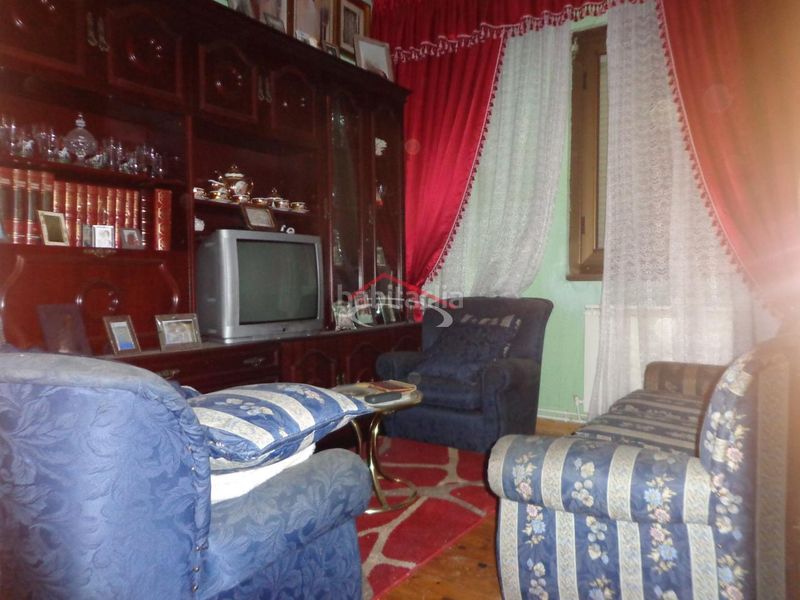 Foto f5bf18ea-4a62-4354-b292-f2d360f99419. Casa amb calefacció a Puente Castro León