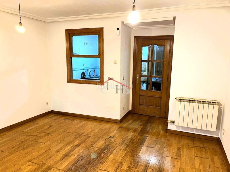 Foto cc759b09-340c-4ca0-8dc5-ce9dc608d700. Apartament amb calefacció a Casco Antiguo León